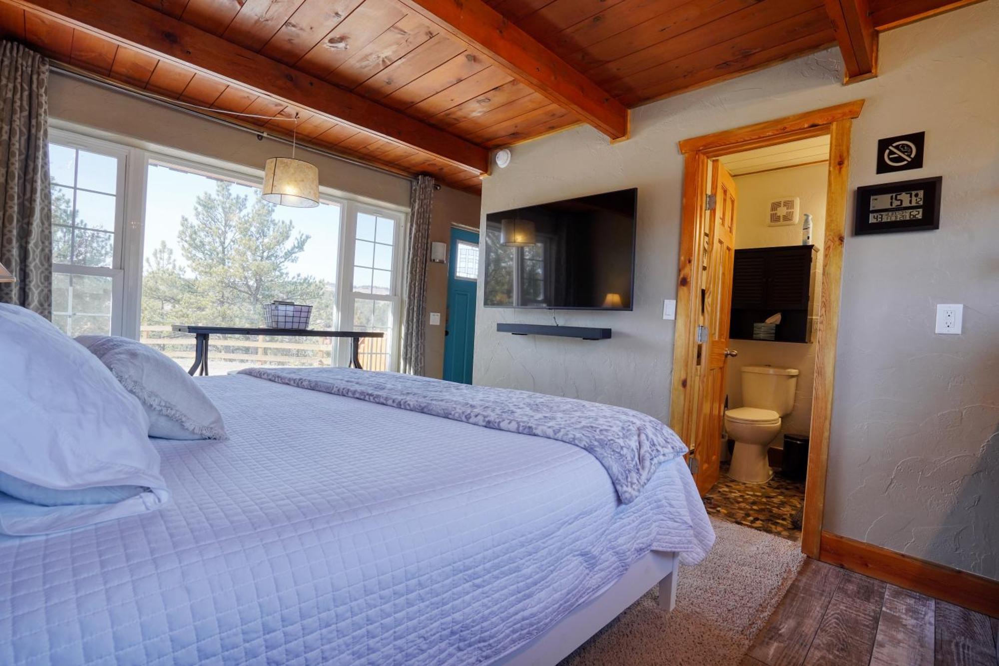 Sunrise Cabin At Highland Meadows Hot Springs Exterior photo
